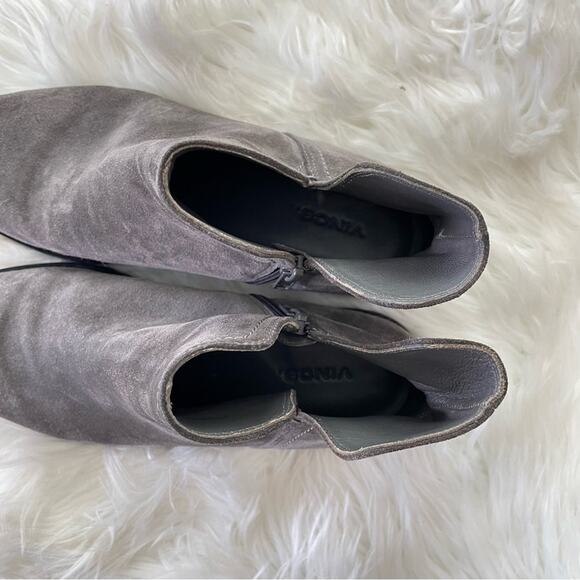 Vince | Jacee V Cut Weatherproof Dark Grey Suede Leather Ankle Boot Bootie 8.5 - Picture 3 of 9